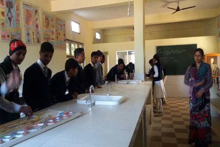 Uma Shankar Vidhyapeeth-Biology Lab