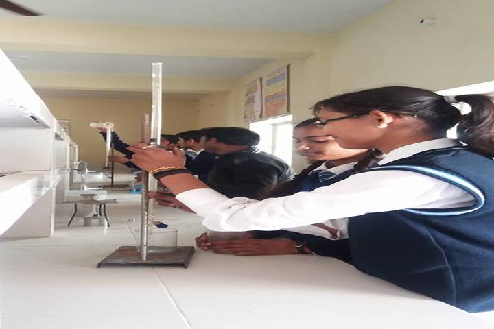 Uma Shankar Vidhyapeeth-Chemistry Lab