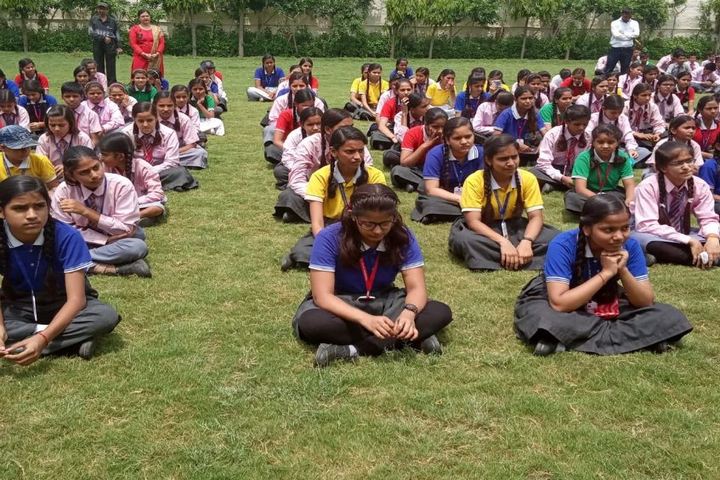 Universal College-Students