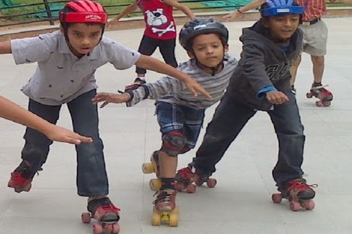 Universal College-Skating