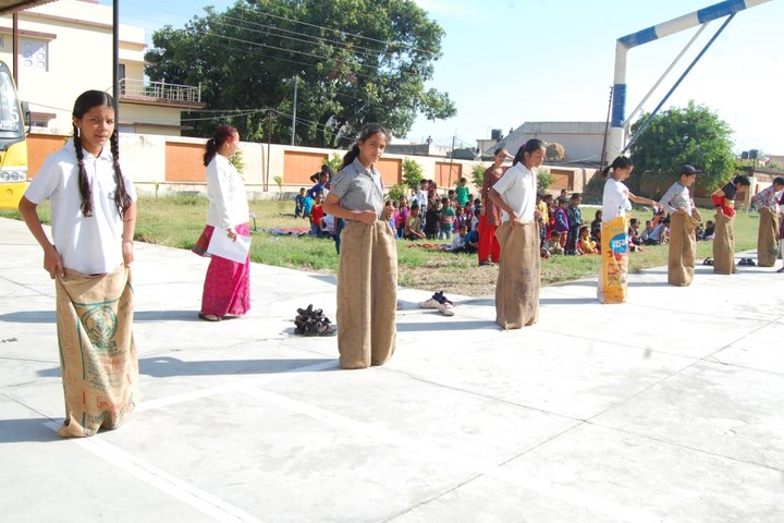A N D Public School-Games