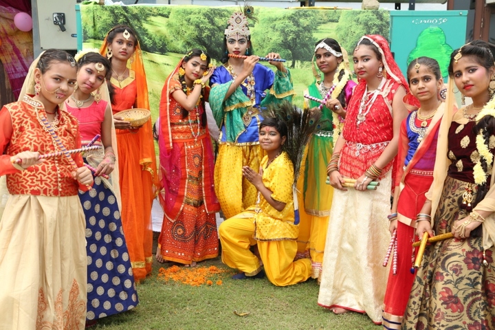 Achivers Home Public School-Festival Celebration