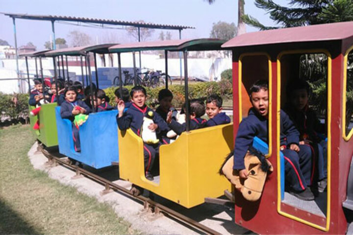 Achivers Home Public School-Picnic