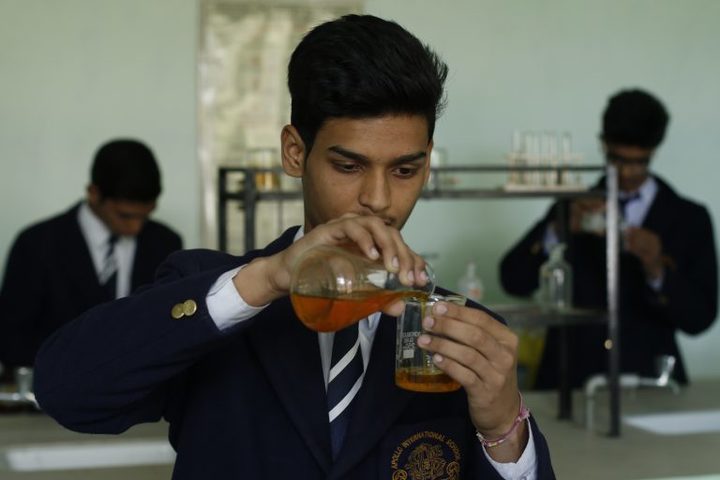 Apollo International School-Chemistry Lab
