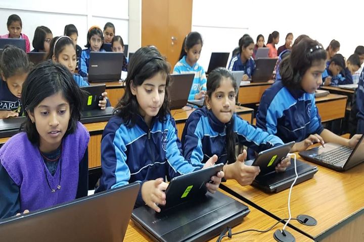 Jawahar Navodaya Vidyalaya-Samsung Smart Lab