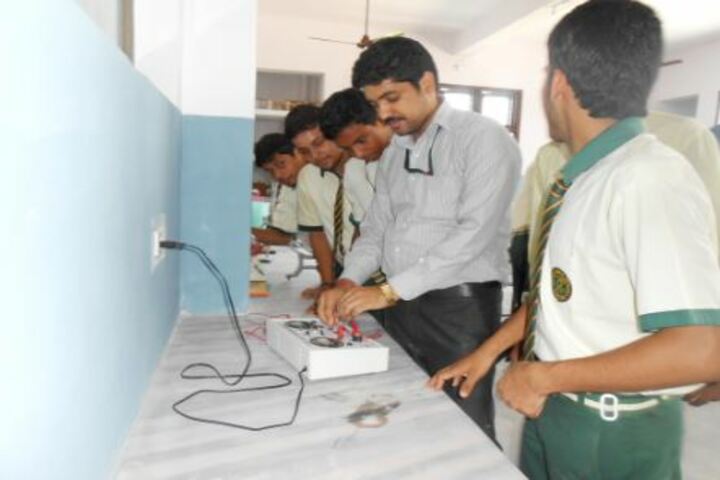 DDM DAV Public School-Physics Lab