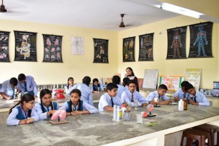 Dhoom Singh Memorial Public School-Science Lab