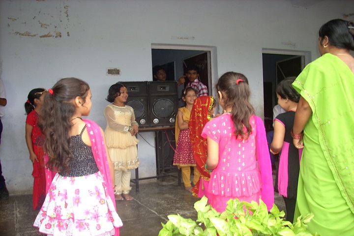 Doon Valley Public School-Singing