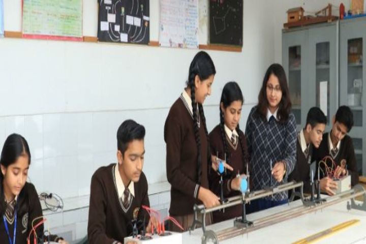 Shishu Niketan Public School-Physics Lab