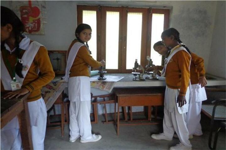 Maharishi Vidya Mandir-Physics Laboratory