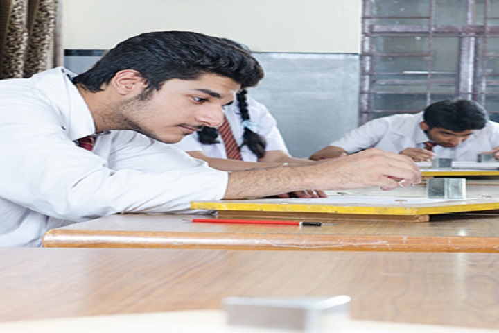 Montfort School-Physics Lab
