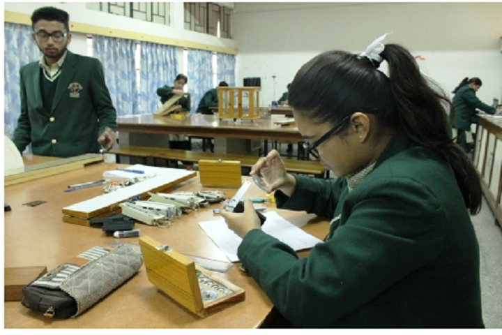"St. AnneS Convent School-Physics Lab"