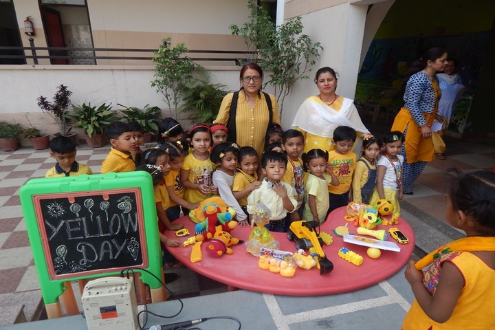 Saint Annes School-Yellow Day