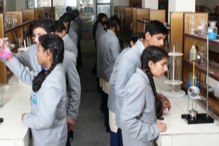 Shanti Memorial Public School-Lab