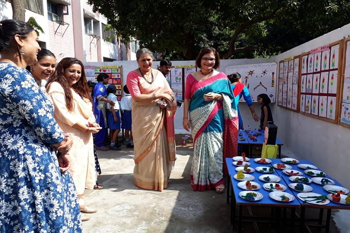 Tribune Model School-Art