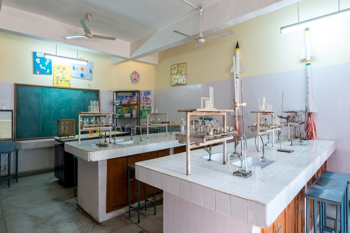 Tribune Model School-Chemistry Lab