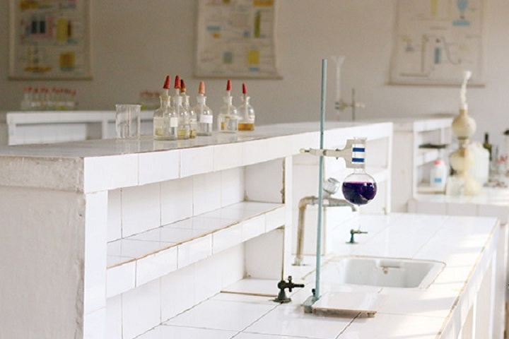 Vivek High School-chemistry lab