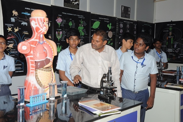 Happy Valley International School-Biology Lab