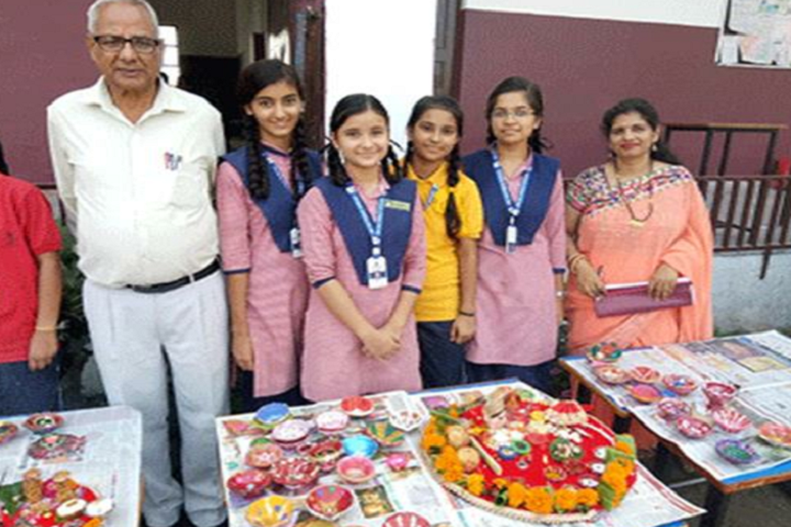 Sri Sai Public School-Art And Craft Exhibition