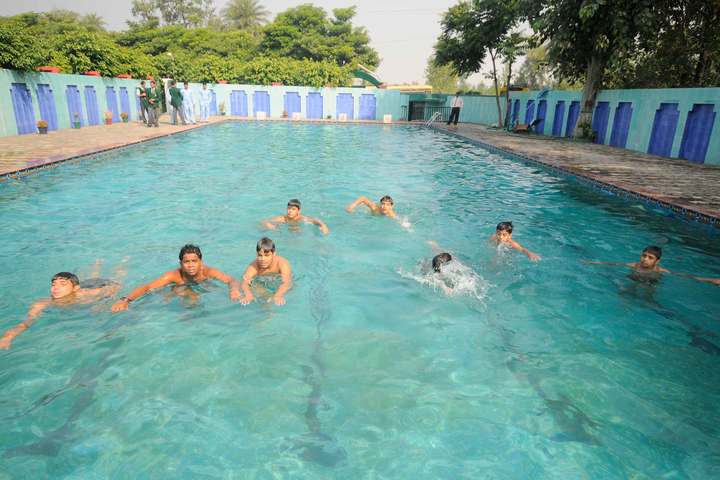 G D Goenka Public School-Swimming Pool