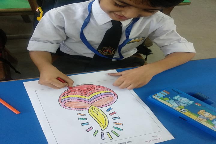 The Laureate School-Drawing Activity