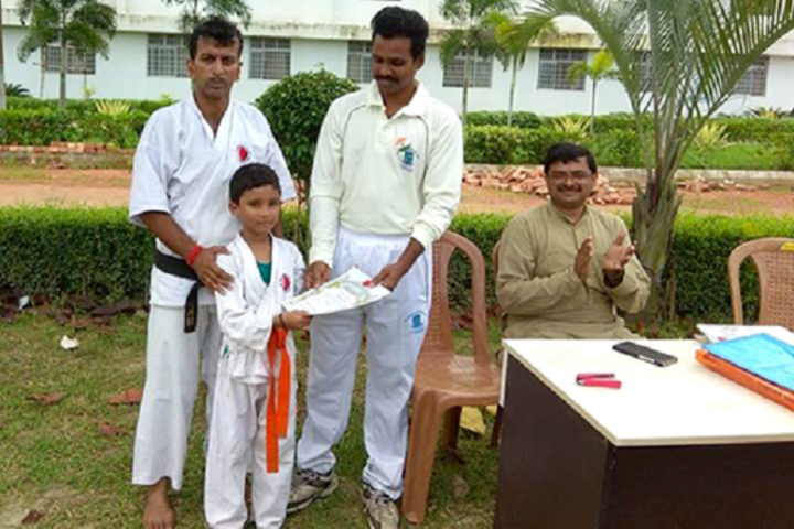 Adamas World School-karate