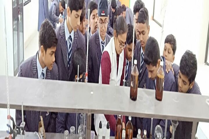Alok International School-Laboratory