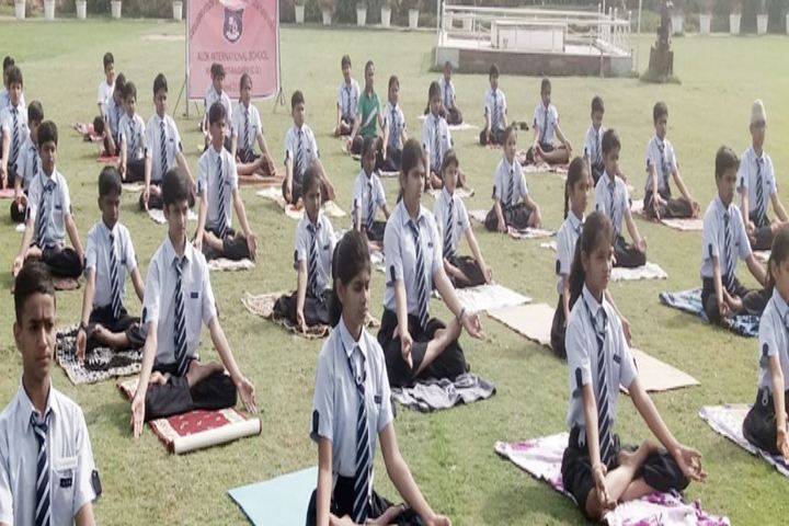 Alok International School-Yoga
