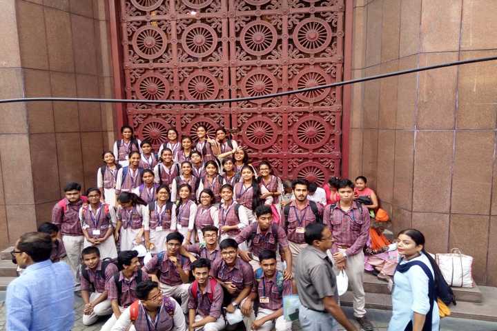 D A V Model School-Educational Tour