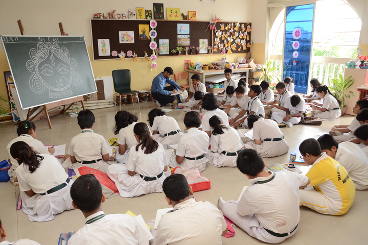Delhi Public School-Art And Craft Room
