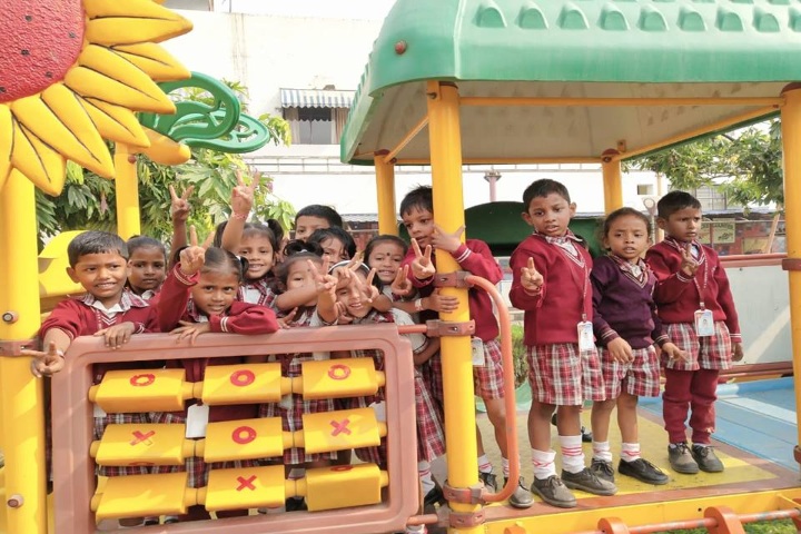 Hindi Balika Vidyapith-Picnic