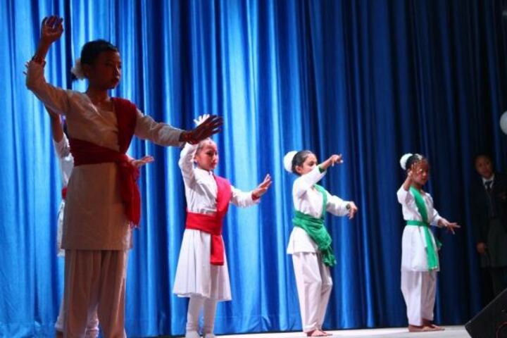 Notre Dame Academy-Stage Perfermences