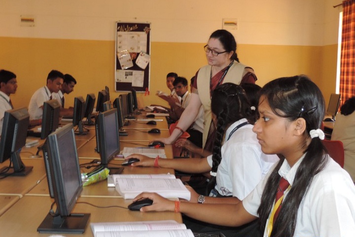 Brilliant Public School-Computer Lab