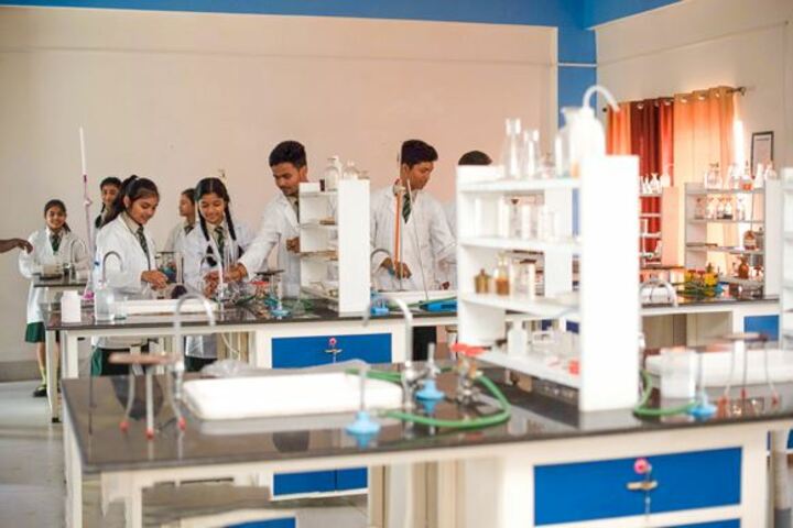 Olivia Enlightened English School-Laboratory