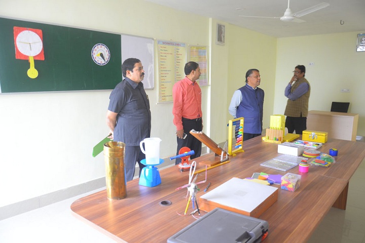 Saraswati Devi International School-Maths Lab