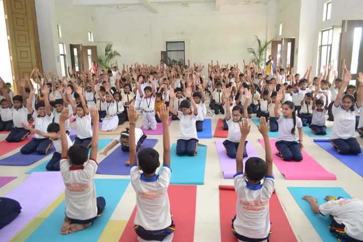 Srihari Global School-Yoga-day