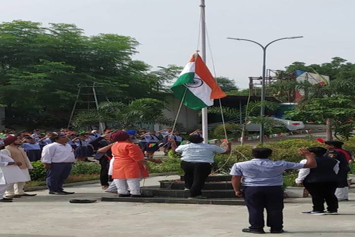 Career Point World School-Independence Day