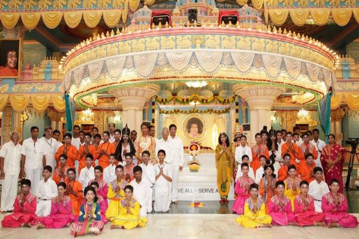Sri Sathya Sai Gurukulam English Medium School-Group Photo
