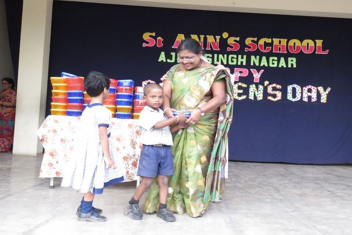 St Anns School-Prizes
