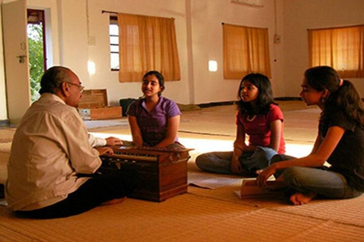 The Peepal Grove School-Music