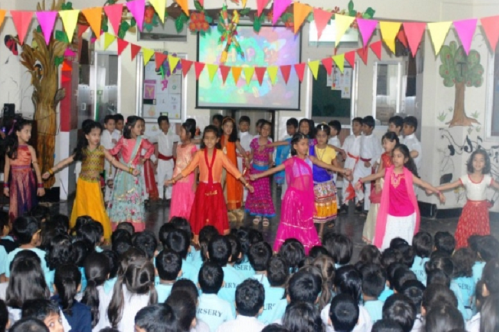 Sharada Mandir School-Events holi