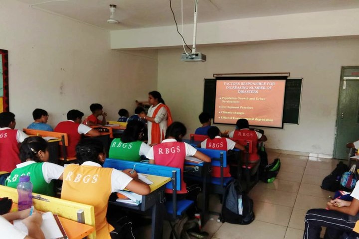 Ithaka Engish Medium School-Smart Classrooms