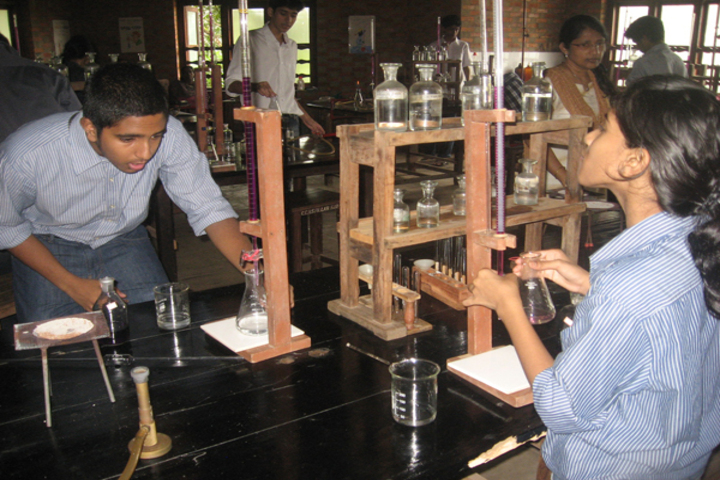 Pallikoodam-Physics Lab