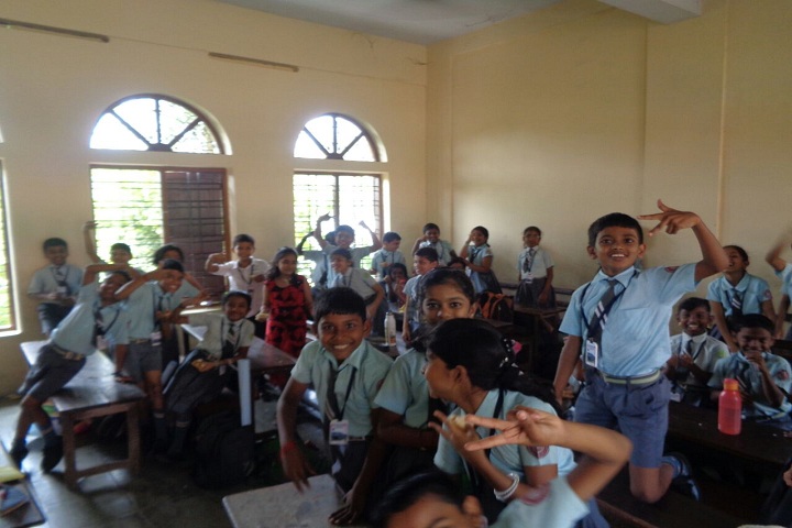 Mary Giri Vidya Mandir-Classroom