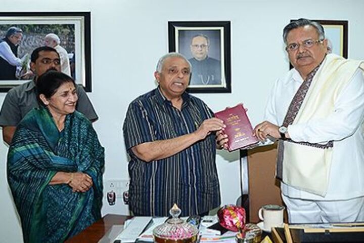 DAV Mukhyamantri Public School-Cheif Guest