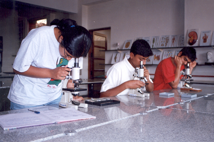 The Valley School-Biology Lab