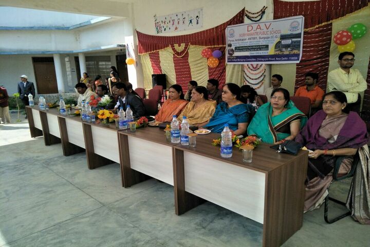 DAV Mukhyamantri Public School-Teachers