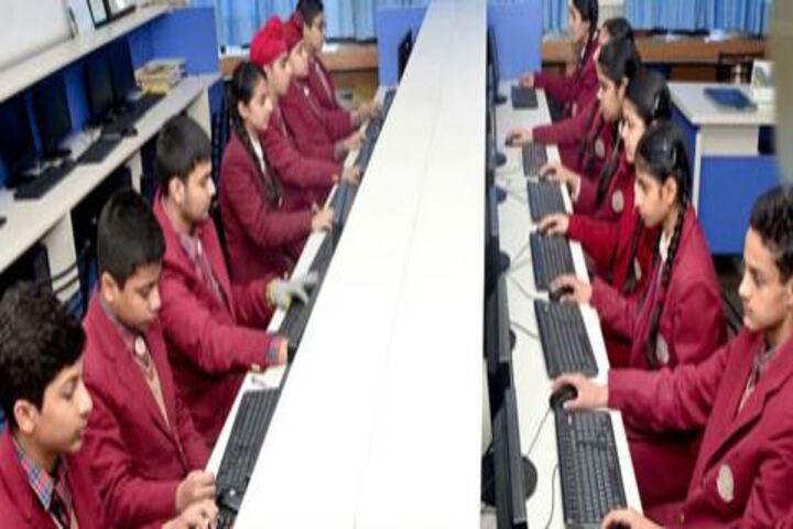 Dav Mukhyamantri Public School-Computer Lab
