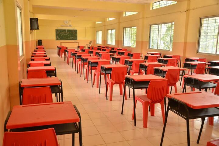 H A L Gnanajyoti School-Classroom
