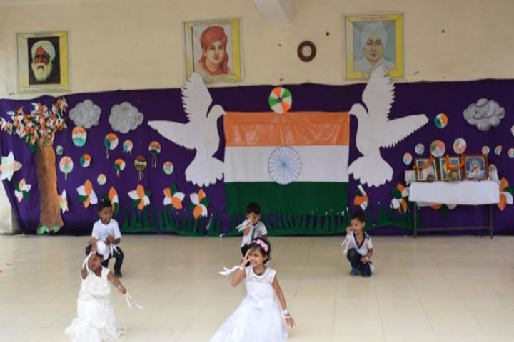 DAV Mukhyamantri Public School-Independence Day
